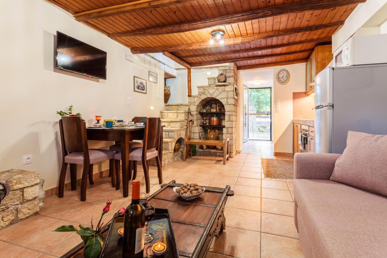 Petalidi Olive Garden Stone House Near The Beach Buitenkant foto