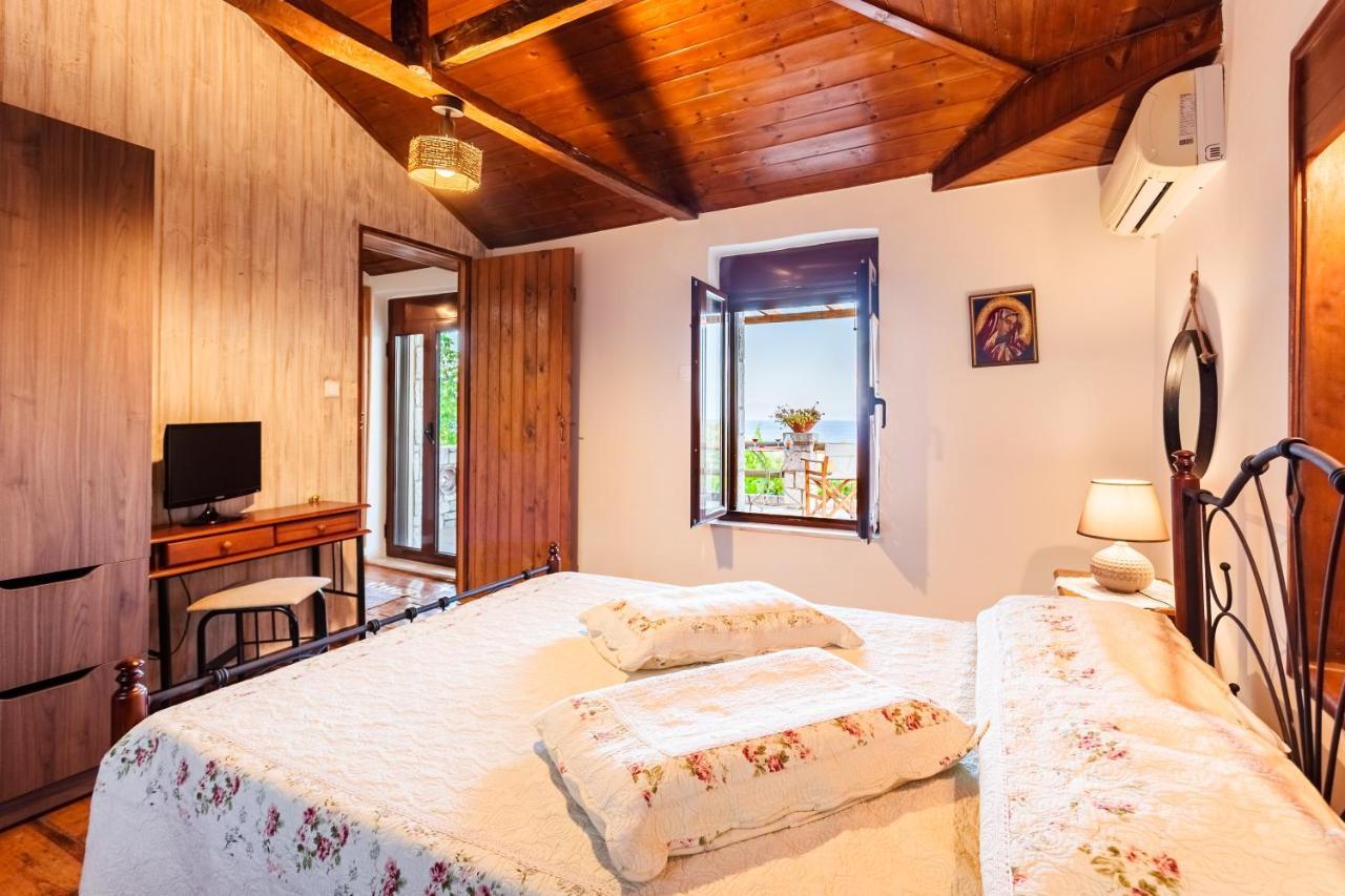 Petalidi Olive Garden Stone House Near The Beach Buitenkant foto